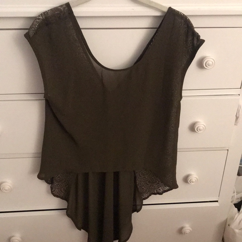 Kiwi Tucker top